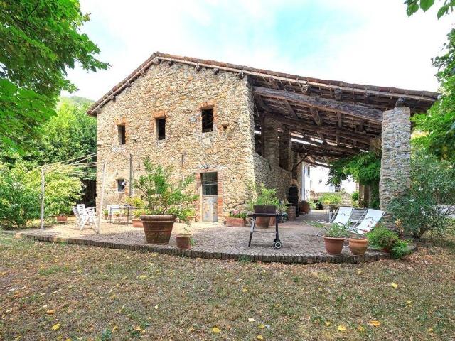Rustico / Casale in vendita a Godiasco Salice Terme PV