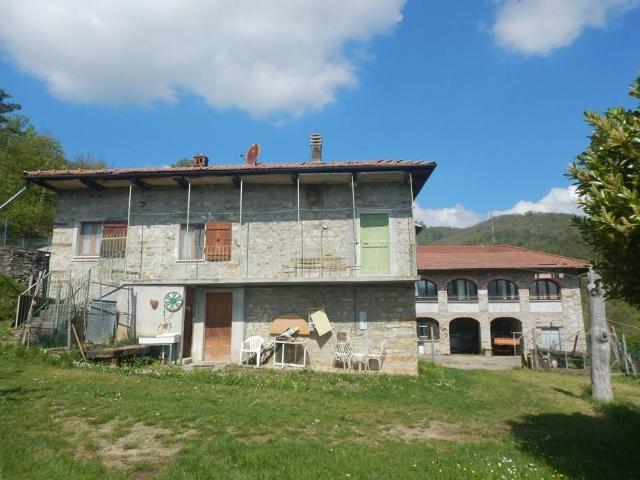 Rustico / Casale in vendita a Gorzegno CN