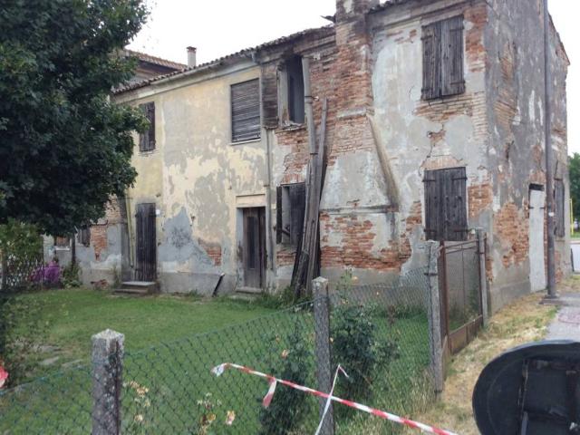 Rustico / Casale in vendita a Gavello RO