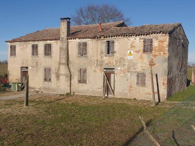 Rustico / Casale in vendita a Gaiba RO
