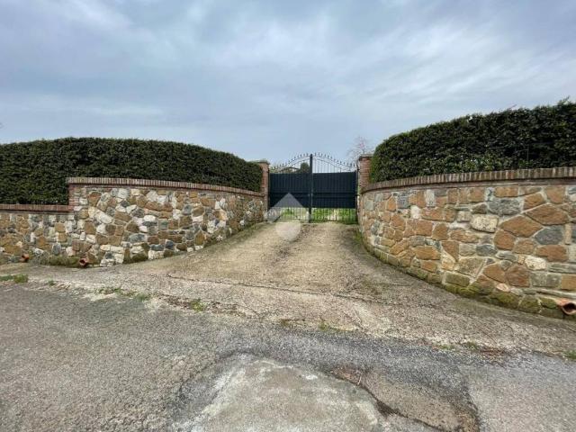 Rustico / Casale in vendita a Gallicano nel Lazio RM