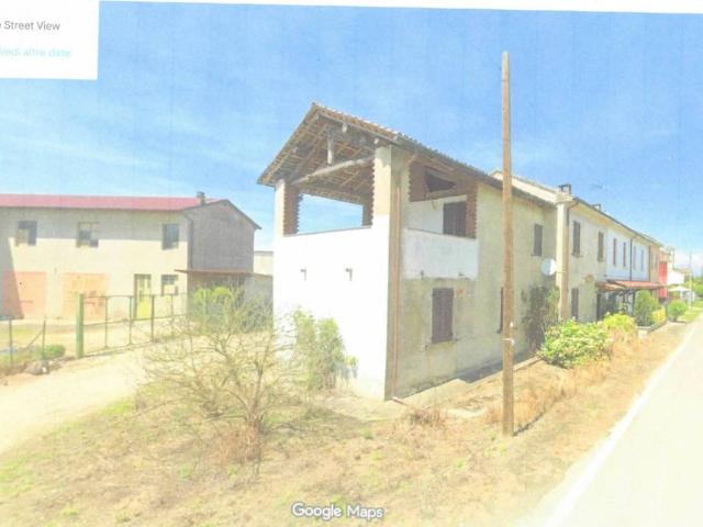 Rustico / Casale in vendita a Gambarana PV