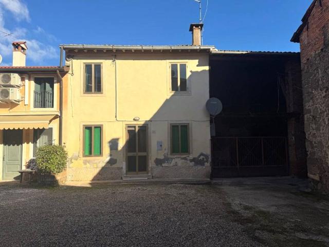 Rustico / Casale in vendita a Gambellara VI