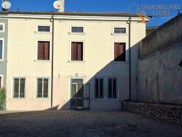 Rustico / Casale in vendita a Gambellara VI