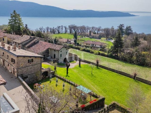 Rustico / Casale in vendita a Gargnano BS