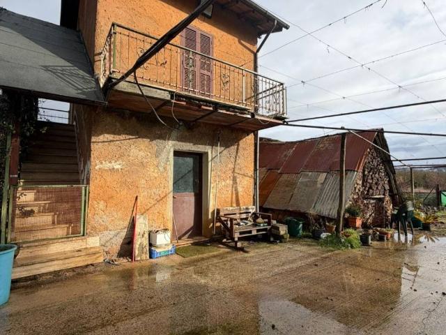 Rustico / Casale in vendita a Genazzano RM