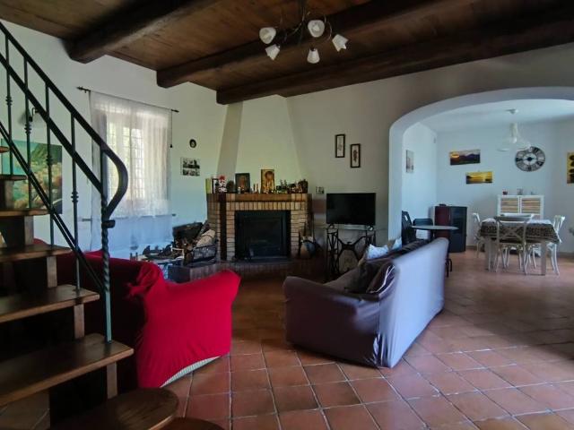 Rustico / Casale in vendita a Giffoni Valle Piana SA