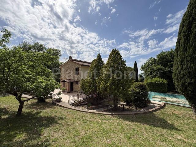 Rustico / Casale in vendita a Giove TR