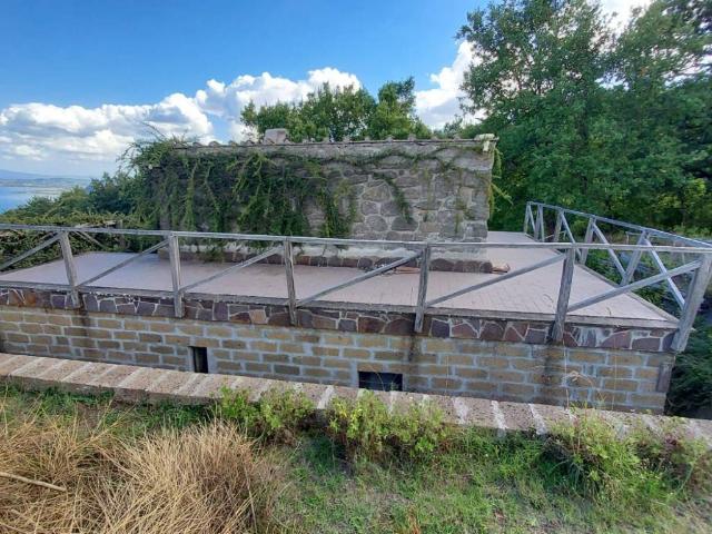 Rustico / Casale in vendita a Gradoli VT
