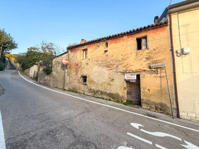 Rustico / Casale in vendita a Gradara PU
