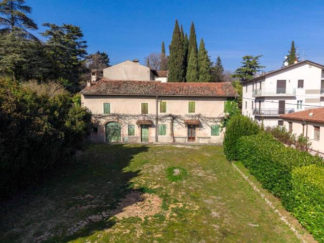 Rustico / Casale in vendita a Grezzana VR