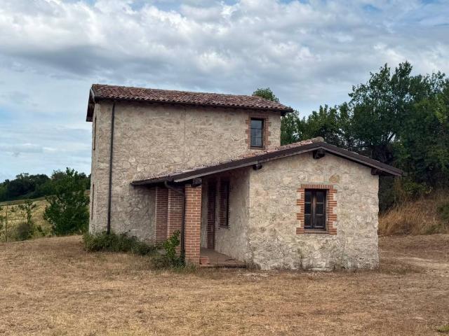 Rustico / Casale in vendita a Gualdo Cattaneo PG