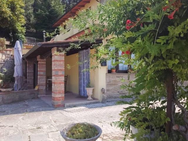 Rustico / Casale in vendita a Gubbio PG