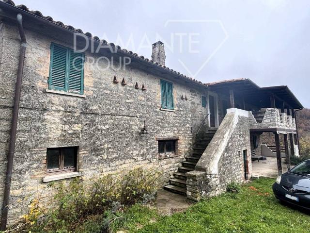Rustico / Casale in vendita a Gubbio PG