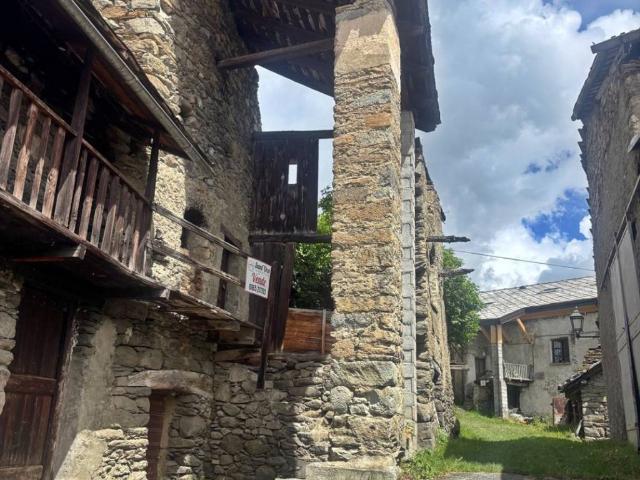 Rustico / Casale in vendita a Doues AO