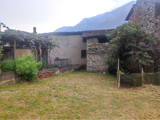 Rustico / Casale in vendita a Donnas AO