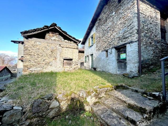 Rustico / Casale in vendita a Dorio LC