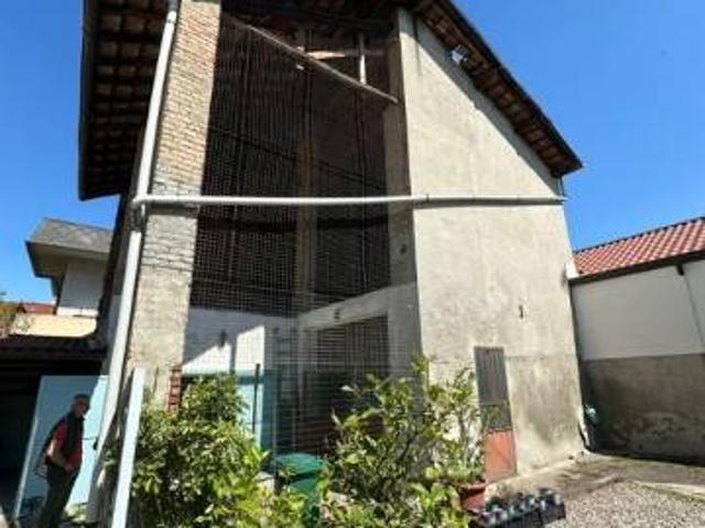 Rustico / Casale in vendita a Desio MB
