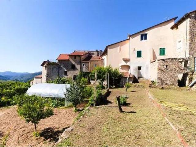 Rustico / Casale in vendita a Erli SV