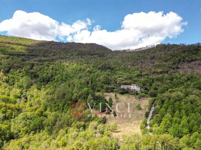 Rustico / Casale in vendita a Esanatoglia MC