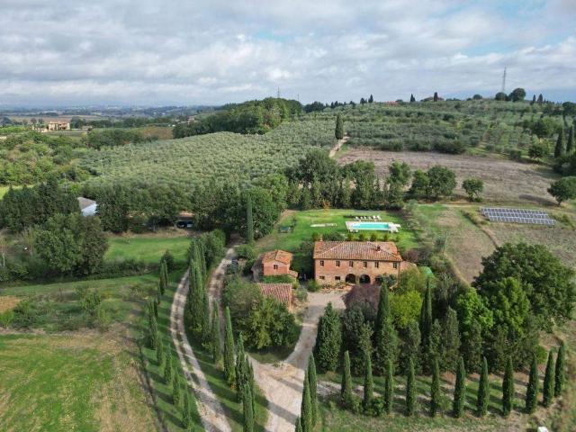 Rustico / Casale in vendita a Foiano della Chiana AR