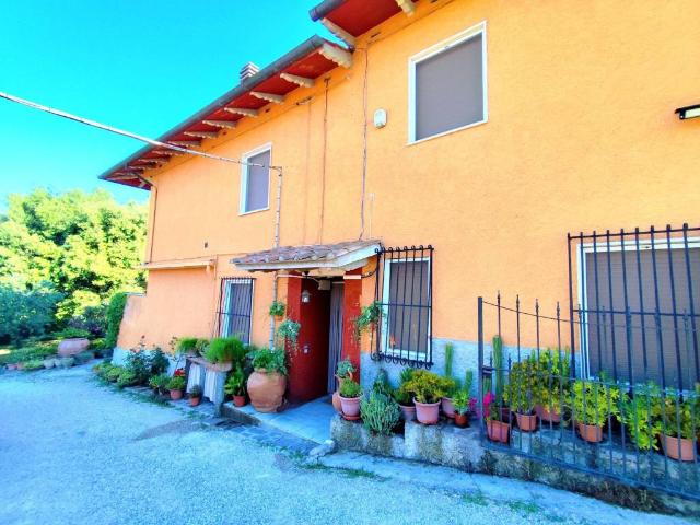 Rustico / Casale in vendita a Foiano della Chiana AR