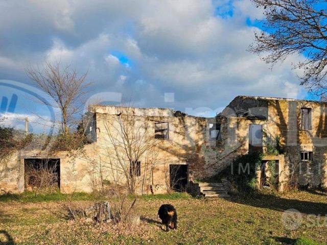 Rustico / Casale in vendita a Foligno PG