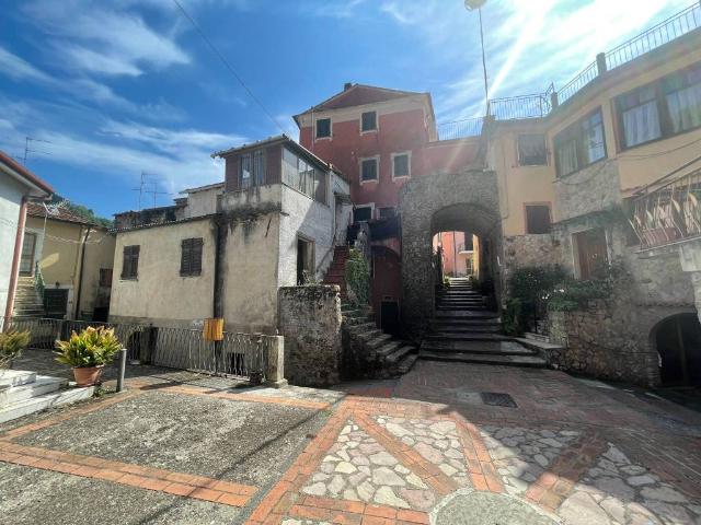 Rustico / Casale in vendita a Follo SP