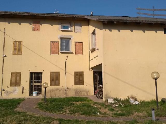 Rustico / Casale in vendita a Fontanafredda PN