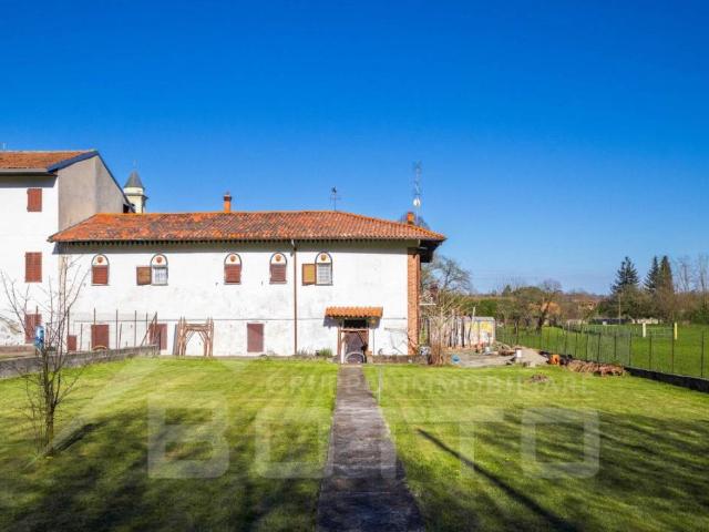 Rustico / Casale in vendita a Fontaneto d'Agogna NO