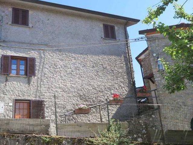 Rustico / Casale in vendita a Fosdinovo MS