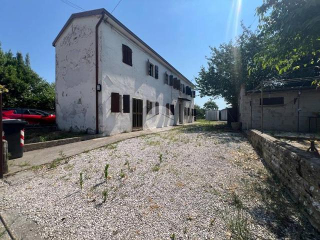 Rustico / Casale in vendita a Fossò VE