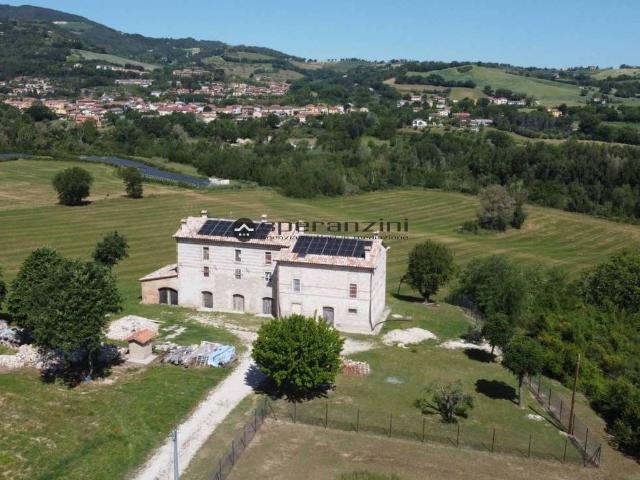 Rustico / Casale in vendita a Fossombrone PU