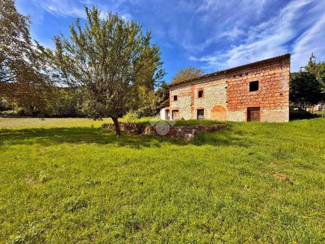 Rustico / Casale in vendita a Fabriano AN