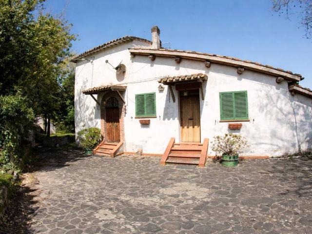Rustico / Casale in vendita a Fabriano AN