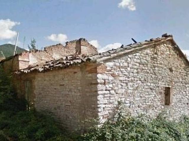 Rustico / Casale in vendita a Fabriano AN