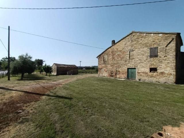 Rustico / Casale in vendita a Fano PU