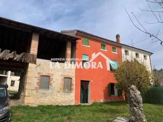 Rustico / Casale in vendita a Farra di Soligo TV