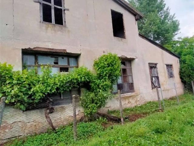 Rustico / Casale in vendita a Farra di Soligo TV