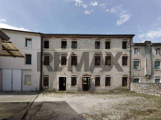 Rustico / Casale in vendita a Farra di Soligo TV