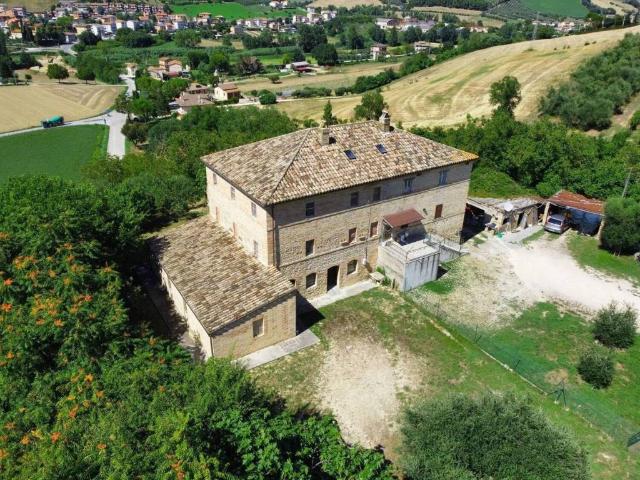 Rustico / Casale in vendita a Fermo FM