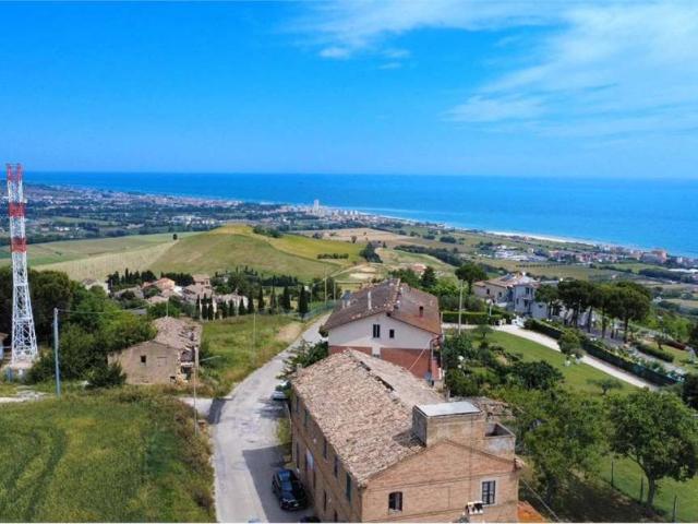 Rustico / Casale in vendita a Fermo FM