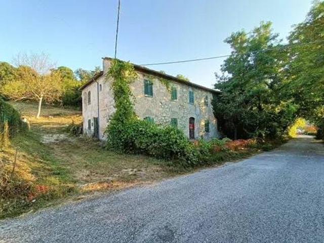 Rustico / Casale in vendita a Fermignano PU