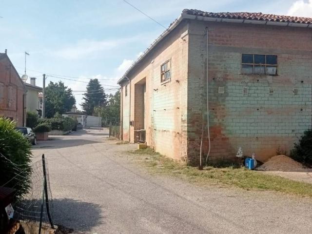 Rustico / Casale in vendita a Ferrara FE