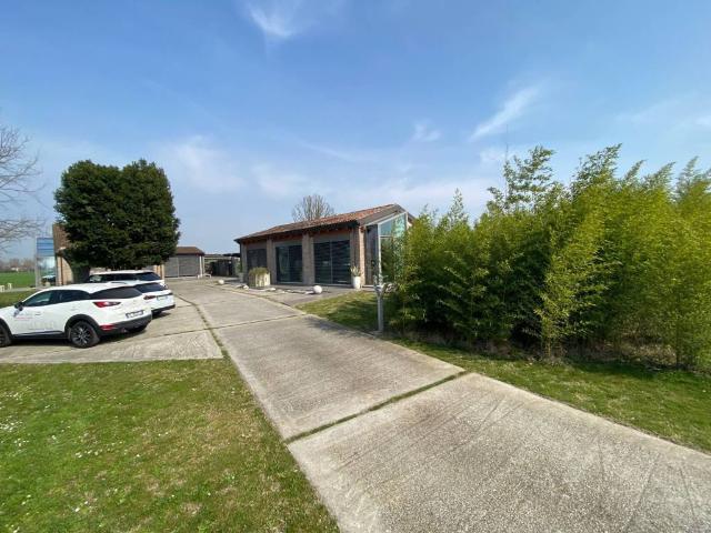 Rustico / Casale in vendita a Ferrara FE
