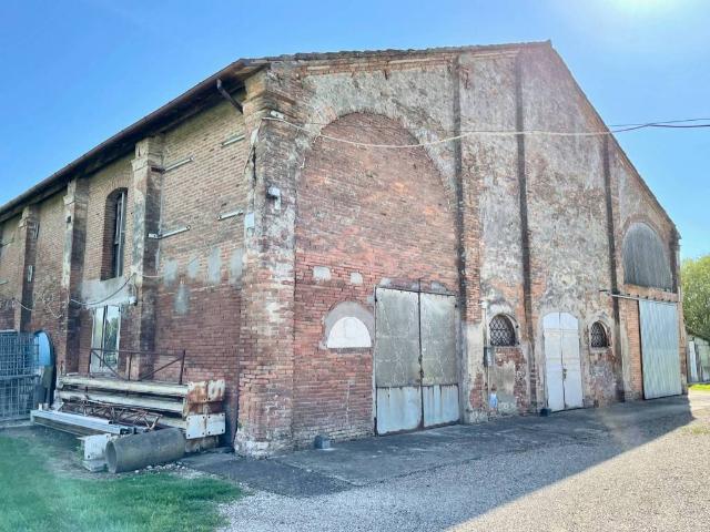 Rustico / Casale in vendita a Ferrara FE