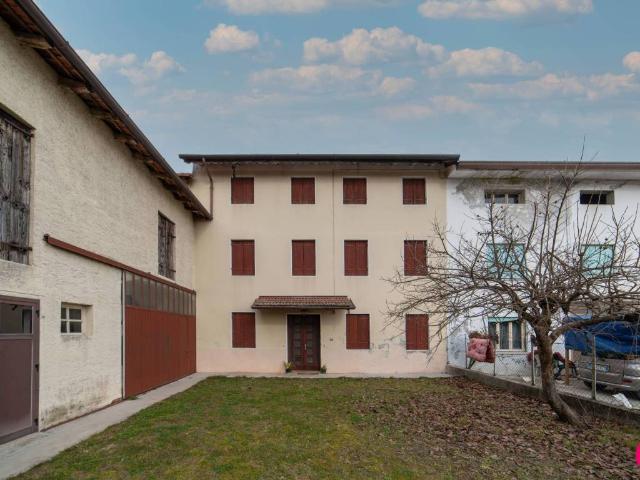 Rustico / Casale in vendita a Fiume Veneto PN
