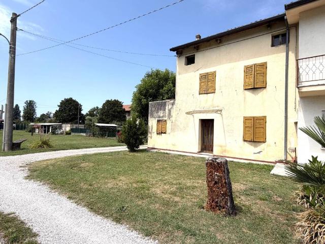Rustico / Casale in vendita a Fiumicello Villa Vicentina UD
