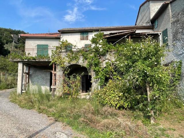 Rustico / Casale in vendita a Filattiera MS