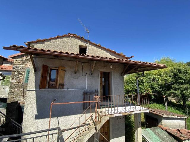 Rustico / Casale in vendita a Filattiera MS
